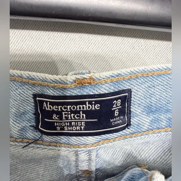 Abercrombie & Fitch Women’s Light Blue High Rise Denim Shorts Distressed Size 6 - Picture 3 of 10